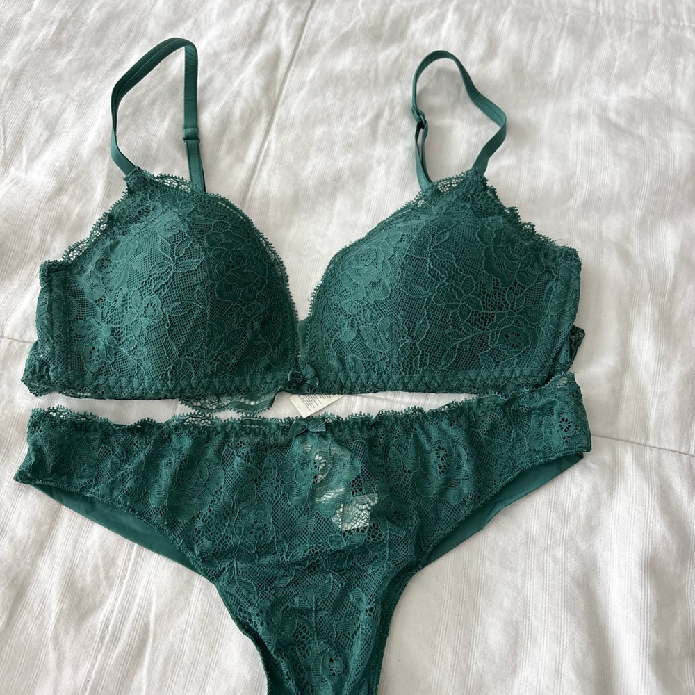 Intimissimi Deep Green Lace Bra Set